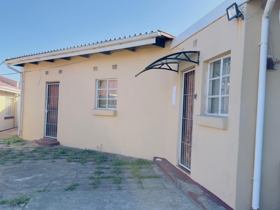 6 Bedroom Property for Sale in Southernwood Eastern Cape